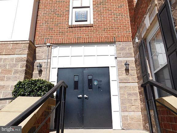3rd image of 501 Hungerford Dr APT 251