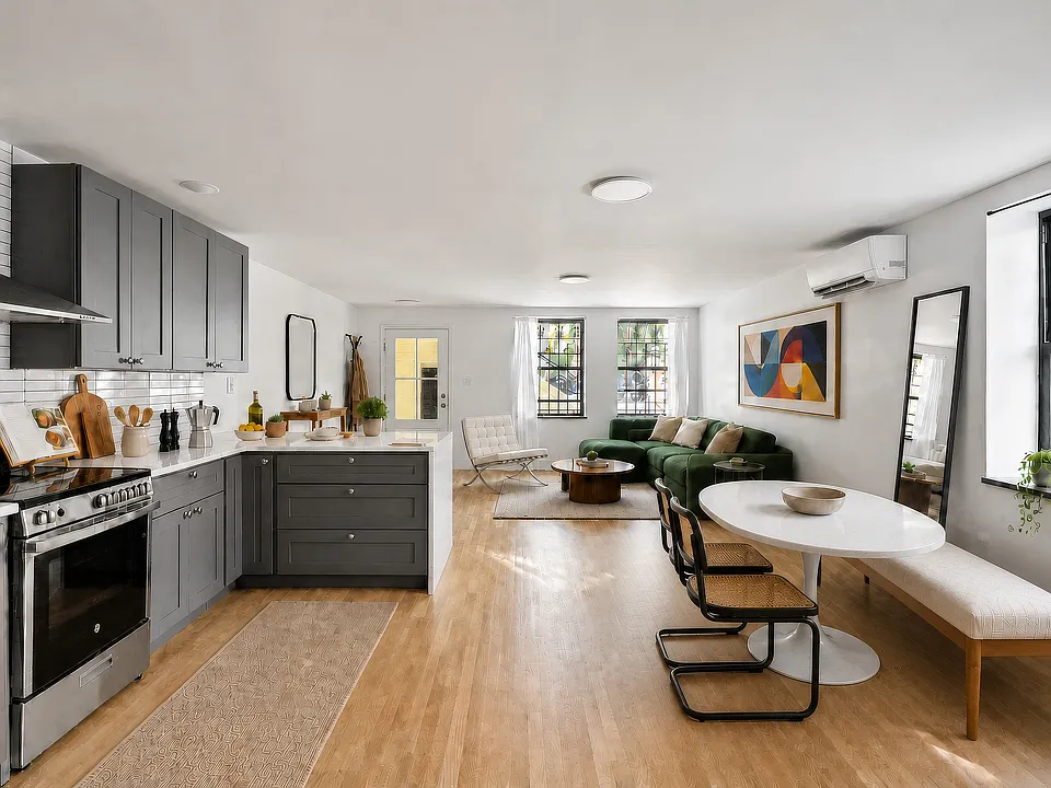 122 Willoughby Ave #1
