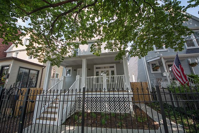 1st image of 4740 N Damen Ave