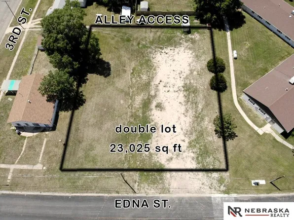 307 & 309 Edna St, Valentine, NE 69201