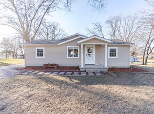 1216 S Walnut Ave, Salisbury, MO 65281