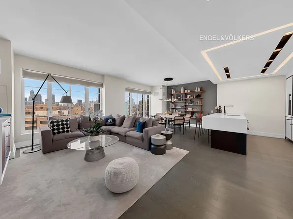 70 Charlton St APT 21C, New York, NY 10014