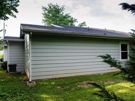 4th image of 7510 Chatham Cir