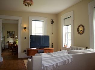 147 College St N #1, Poultney, VT 05764