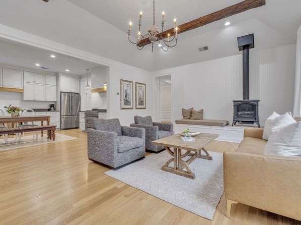 718 Pearre Springs Way