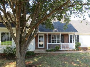107 Kingfisher Dr, Simpsonville, SC 29680