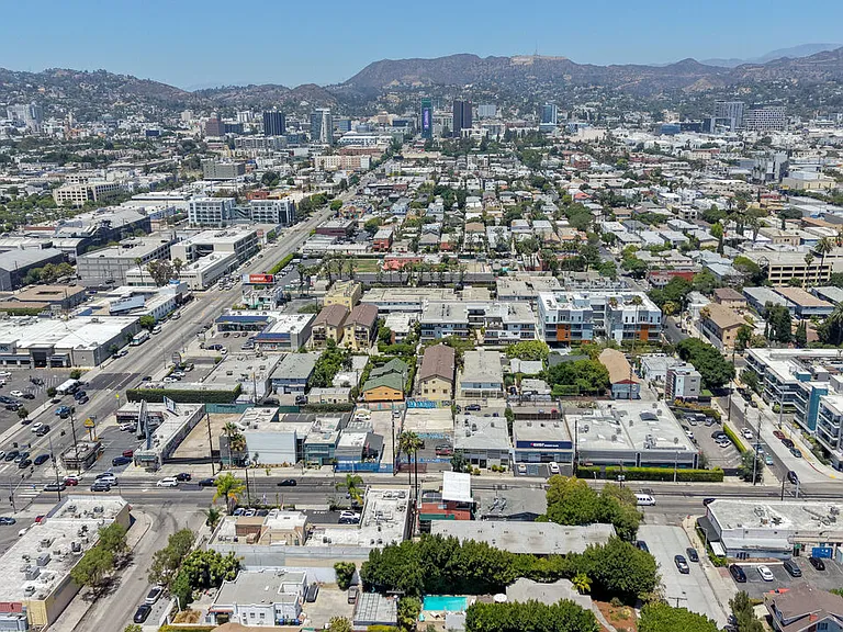 5754 Melrose Ave — Photo 15