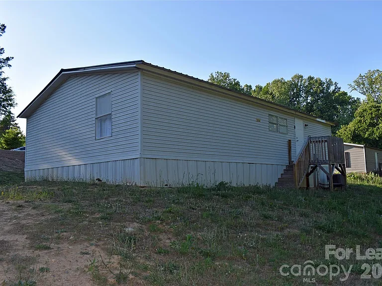 1844 Drew Dr — Photo 38
