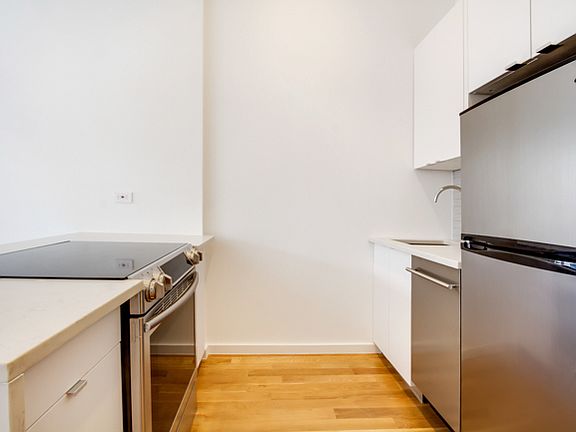 4th image of 235 Malcolm X Blvd APT 3L