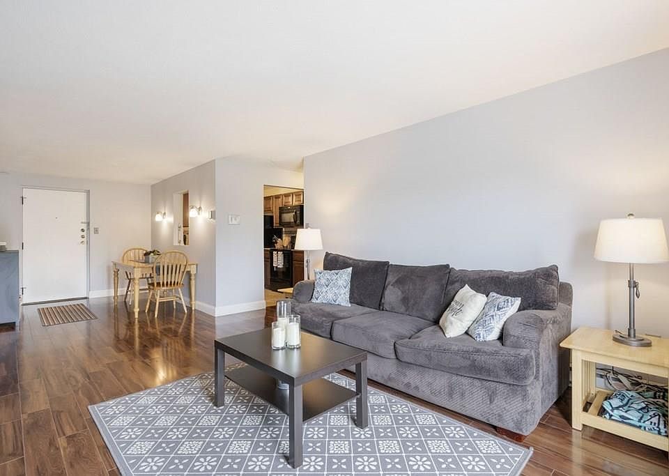 1st image of 60 Greentree Ln APT 41