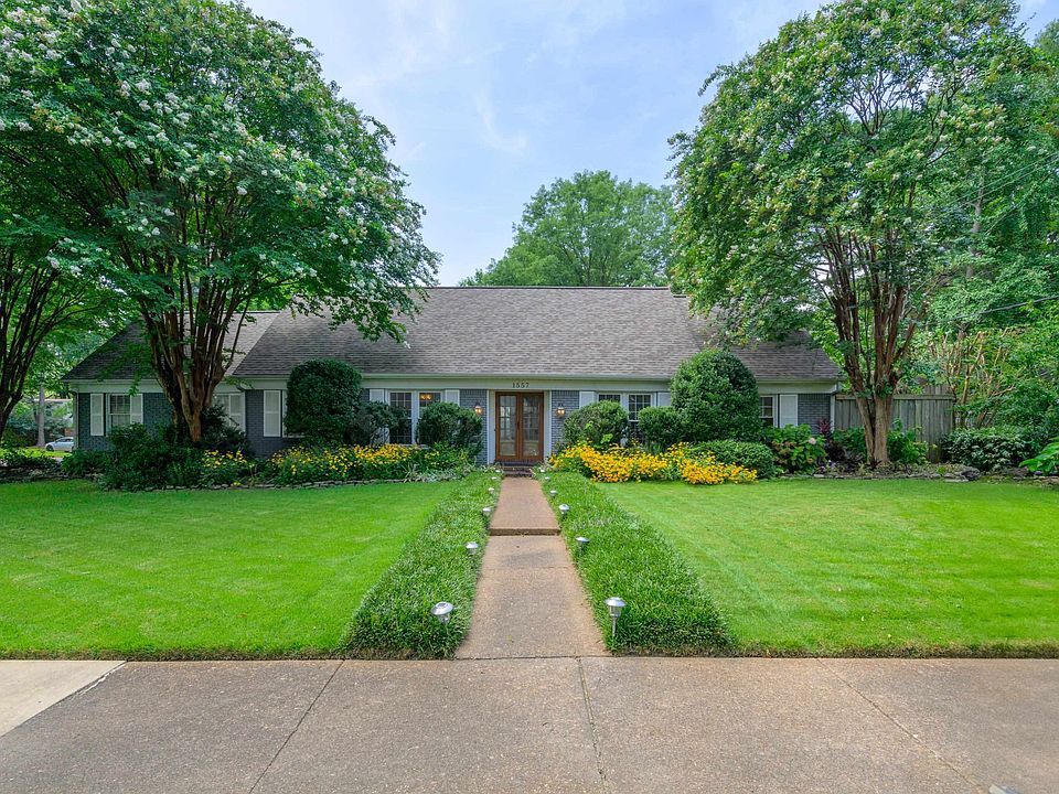1st image of 1557 W Crestwood Dr