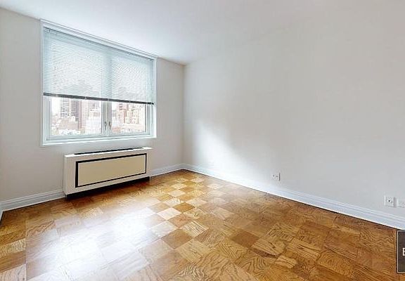 2nd image of 400 E 71st St APT 14R