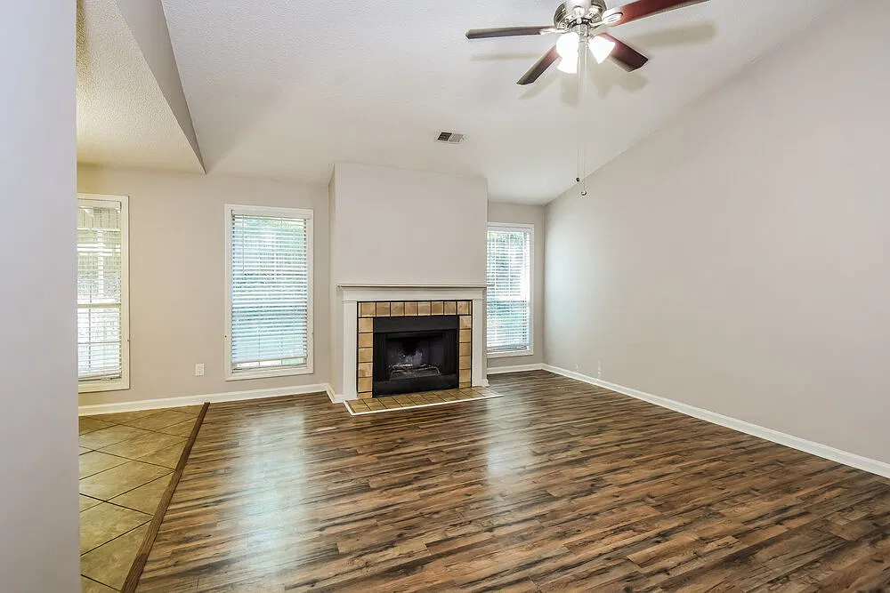 3 bed, 2.0 bath, 1502 sqft, $2,500 — Photo 4
