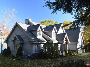 61 Lake Winds Rd, Diamond Pt, NY 12824