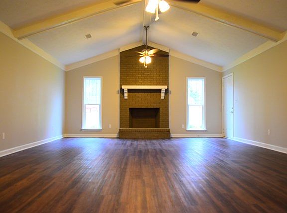 4th image of 3203 Saint Clair Dr