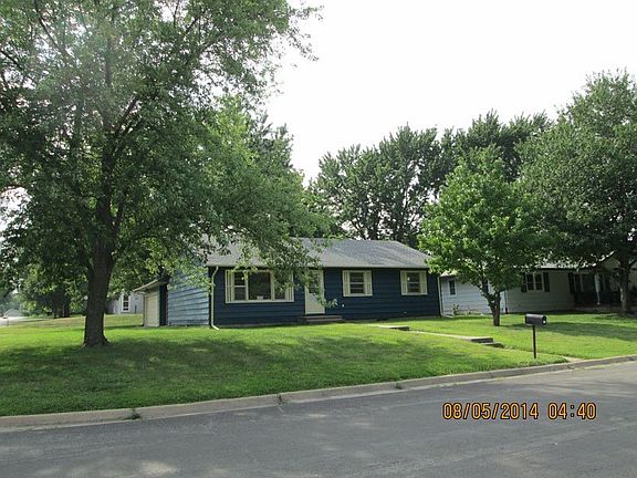 2nd image of 901 Sunrise Dr