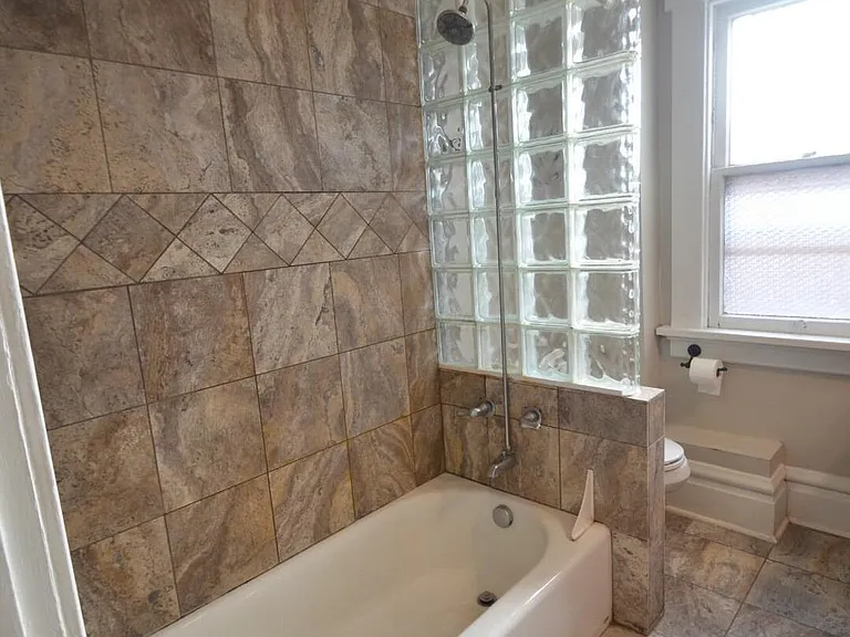 430 King Ave #B — Photo 11
