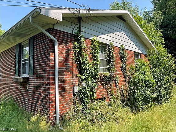 5th image of 56 Hazelwood Ct