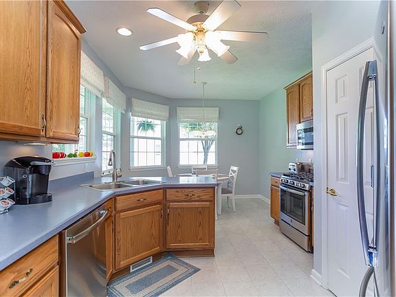 4th image of 10243 Crystal Springs Dr