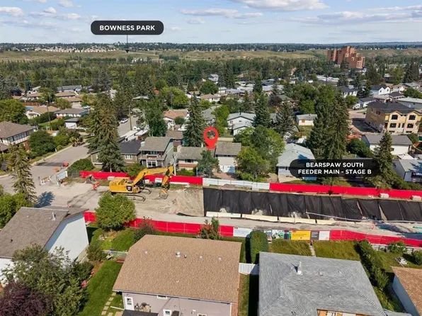 8832 S 34th Ave NW, Calgary, AB T3B 1R8