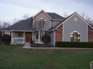 712 NE 46th Ter, Topeka, KS 66617