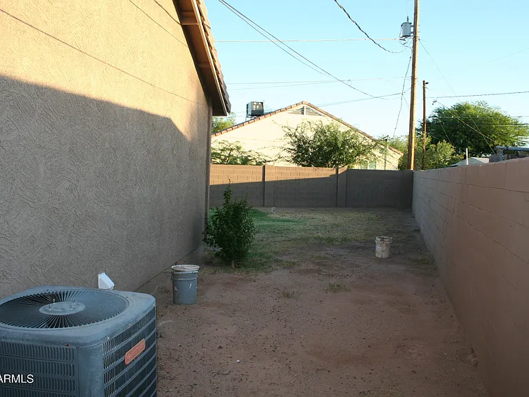 11207 W Hopi St — Photo 44