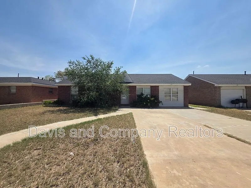 707 Devonian Dr