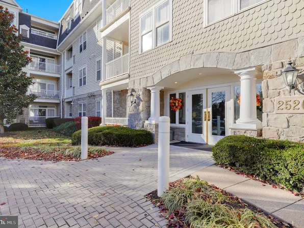 2520 Waterside Dr Unit 313, Frederick, MD 21701