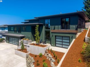 1025 NE 7th Dr, Newport, OR 97365