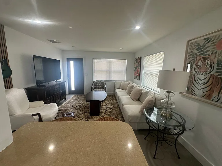 300 Central Dr — Photo 9