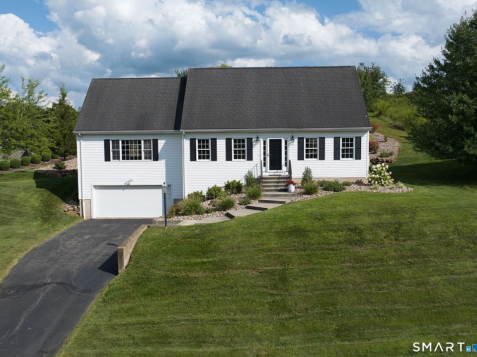 1st image of 15 Horse Run Hill Road