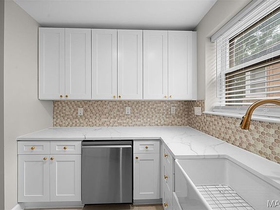 3rd image of 7542 York Dr APT 3E