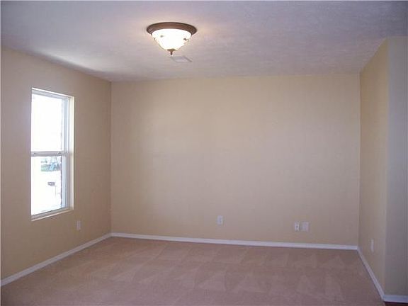 2nd image of 2703 Sutherland Dr