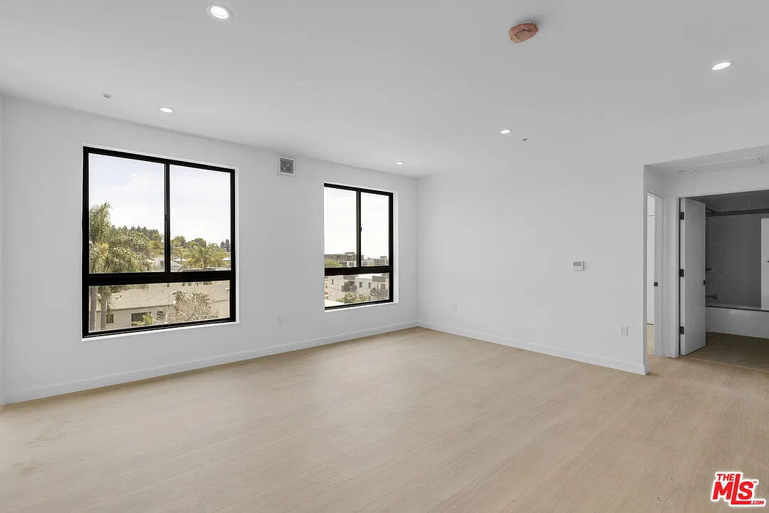1825 N New Hampshire Ave — Photo 4