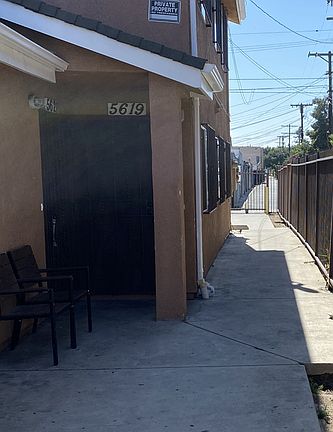 2nd image of 5621 S Vermont Ave