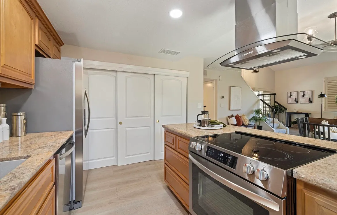 3 bed, 1364 sqft, $4,000 — Photo 4