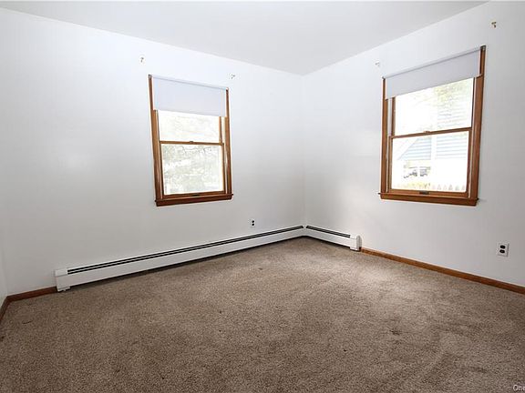 5th image of 4 Wyman St N Floor 1