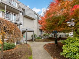 Riviera Apartments Northgate, Stack 5 and 4