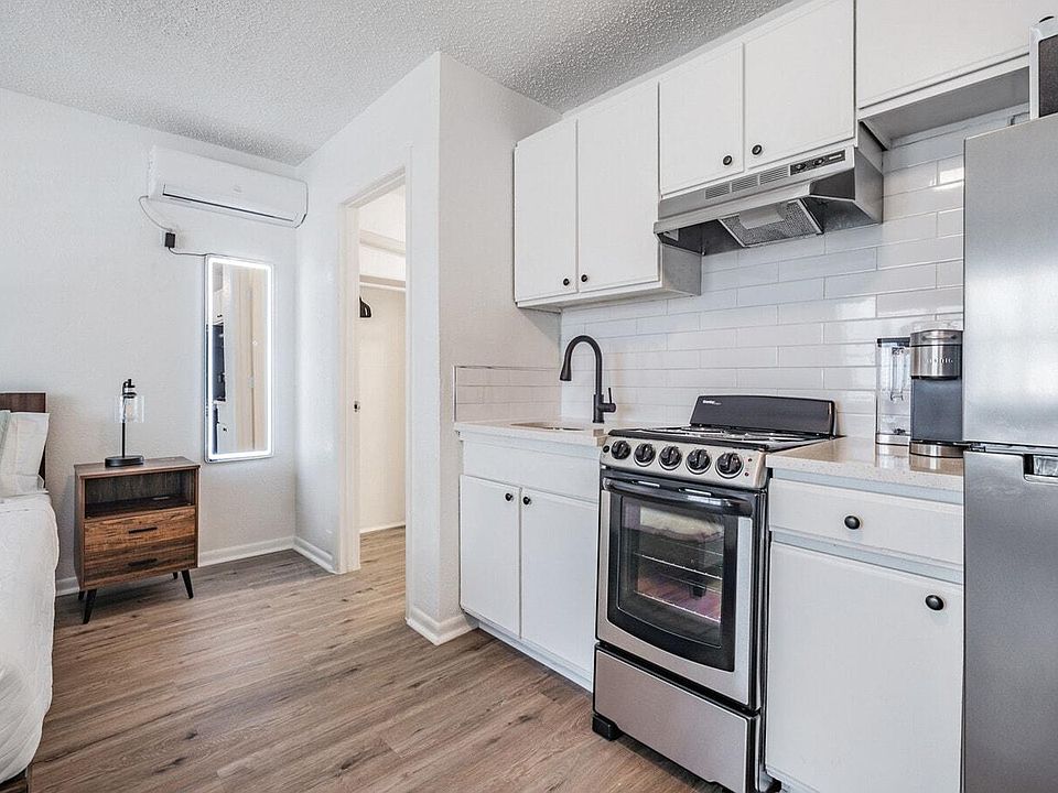 1st image of 425 2nd St N #1