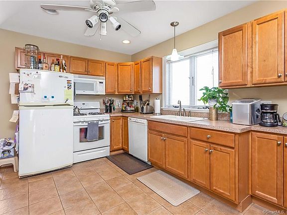 5th image of 185 King St
