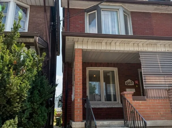 665 Ossington Ave, Toronto, ON M6G 3T6