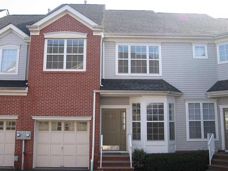 11 Gordon Circle