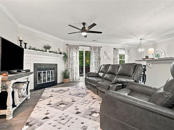 5th image of 1818 Harbour Cir NW #12D