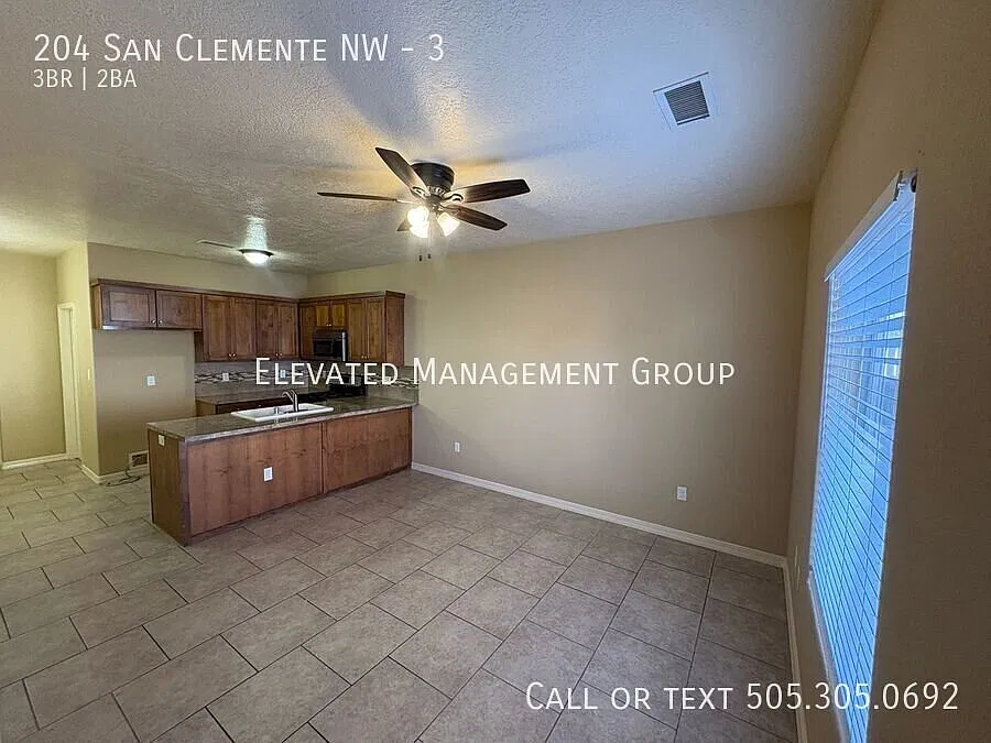 Fantastic 3-Bedroom Town Home! — Photo 2