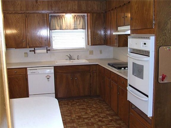 5th image of 1103 Walters Dr