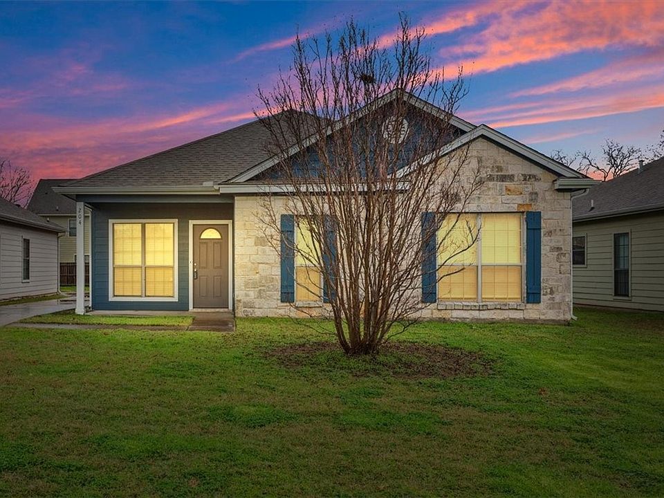 1st image of 204 Garden Dr