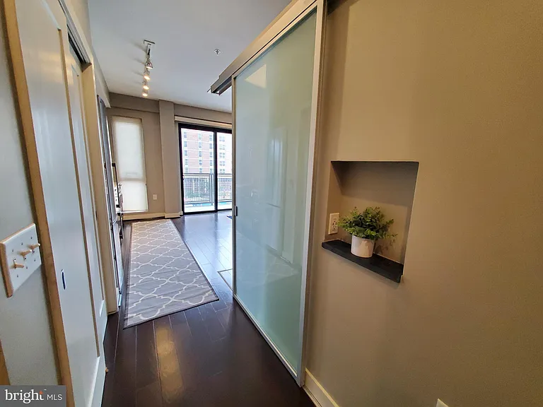 1320 Fenwick Ln #305 — Photo 4