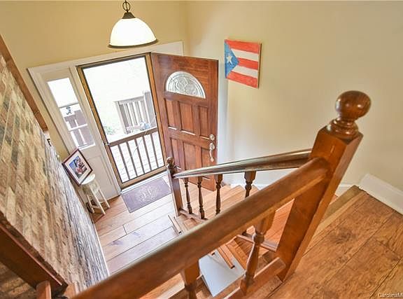 2nd image of 817 Anne Ave W