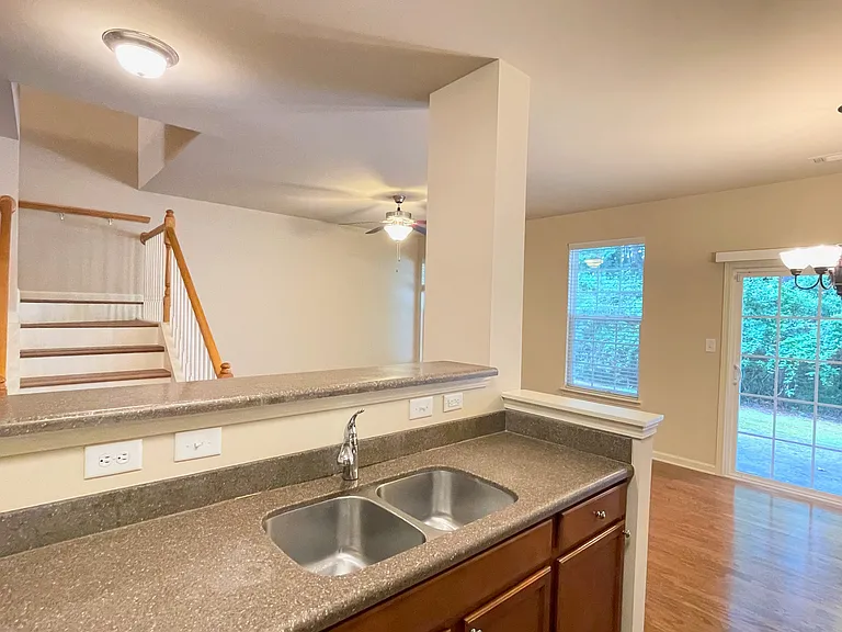 3242 Brockenhurst Dr — Photo 11