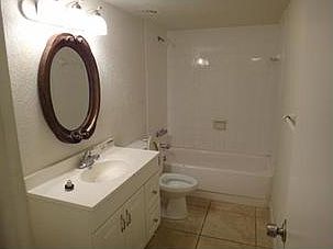 4th image of 15225 NE 6th Ave APT B211